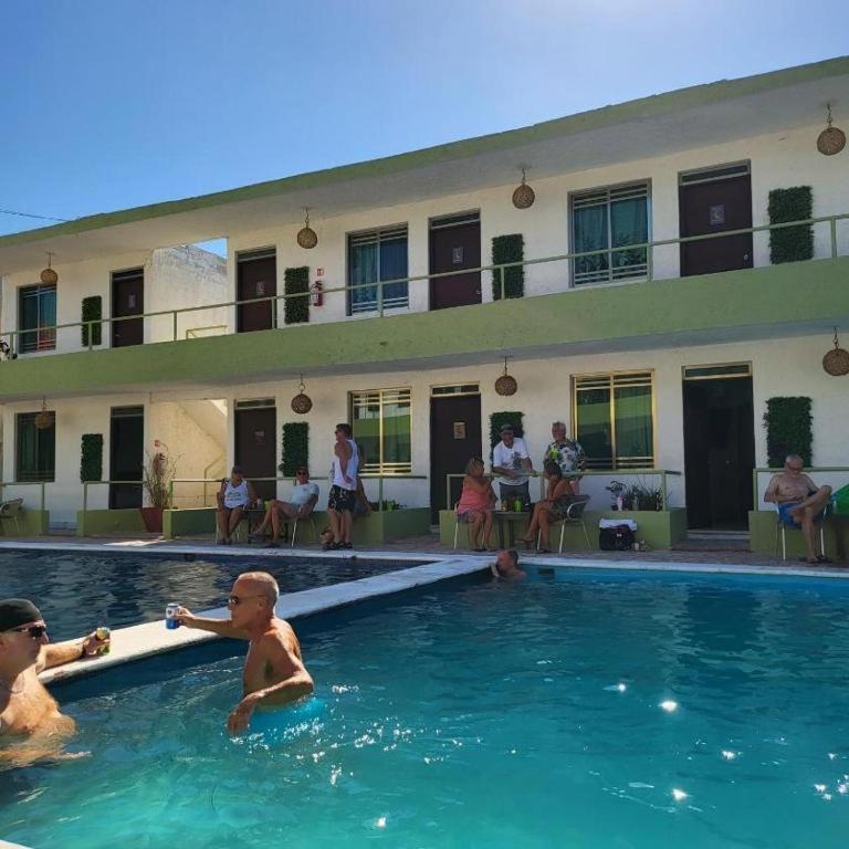 Pelican Inn At Las Dunas Chelem Extérieur photo